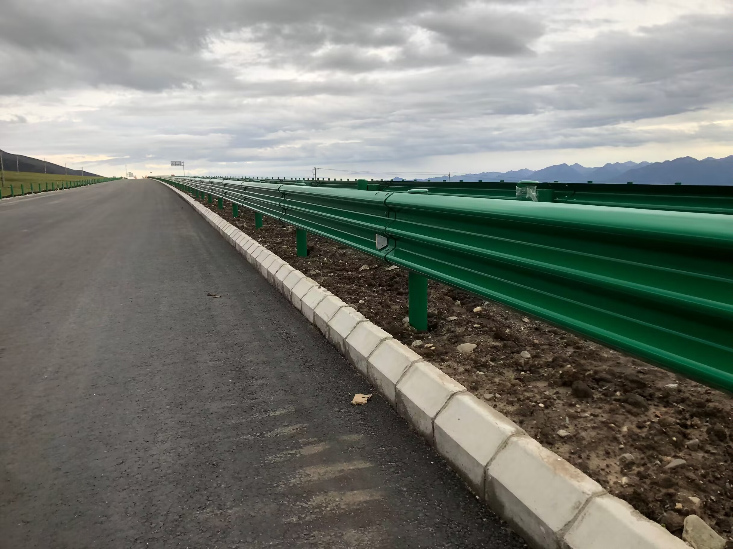 东丽区乡村公路波形护栏三波波形护栏 - 推荐